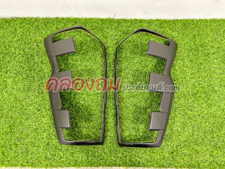 ครอบไฟท้าย isuzu dmax 2024 รุ่น TOP ดำด้านและดำด้านโลโก้แดง