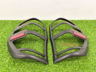 ครอบไฟท้าย Ford Ranger 2012-2019 (V.1) ดำด้านโลโก้แดง + มีทับทิม