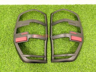 ครอบไฟท้าย Ford Ranger 2012-2019 (V.1) ดำด้านโลโก้แดง + มีทับทิม