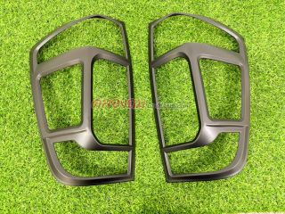 ครอบไฟท้าย nissan navara 2014