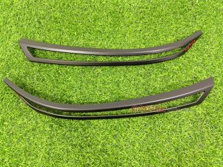 ครอบไฟหน้า Mitsubishi Triton ปี 2023-2024 ดำเงาโลโก้แดง