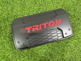 ครอบฝาถังน้ำมัน Mitsubishi Triton 2023 (ดำด้านโลโก้ดำ-โลโก้แดง)