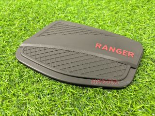 ครอบฝาถังน้ำมัน Ford RANGER 2012 สีดำด้าน โลโก้แดง V.4 (RICH)