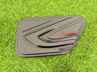 ครอบฝาถังน้ำมัน Isuzu mu-x 2021 คาร์บอนโลโก้แดง