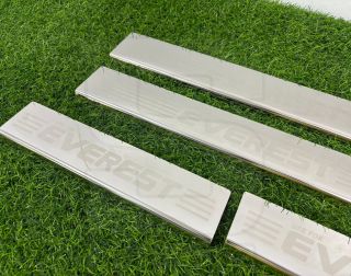 ชายบันได Ford Everest 2015