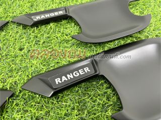 ชุดเบ้ารองมือเปิดและครอบฝาถังน้ำมัน Ford Ranger 2022 รุ่น 4 ประตู สีดำด้าน