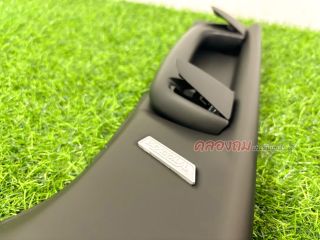 ครอบเสา A พร้อมมือจับซ้าย/ขวา Toyota Hilux Champ 2024 สีดำล้วน