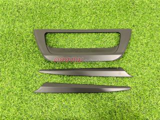 เบ้าฝาท้าย + คิ้วท้าย ISUZU DMAX 2020-2024