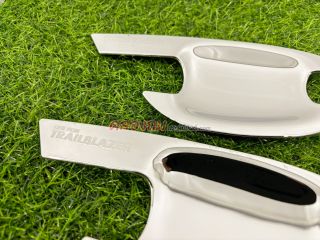 เบ้ารองมือเปิด Chevrolet Trailblazer 2012 (4 ประตู) 